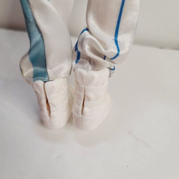 2015 MATTEL Barbie Career 60th Anniversary Astronault Doll Moon Boots - Picture 6 of 12